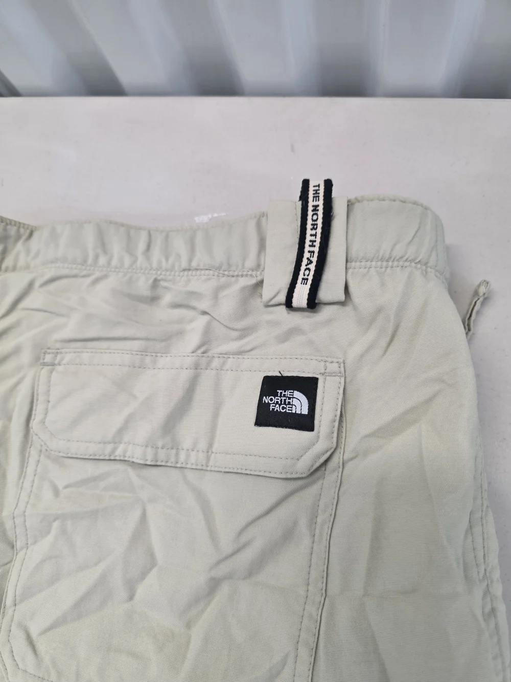 The North Face Convertible Hiking Beige Pants Men's Size XL  Inseam 8 And 31